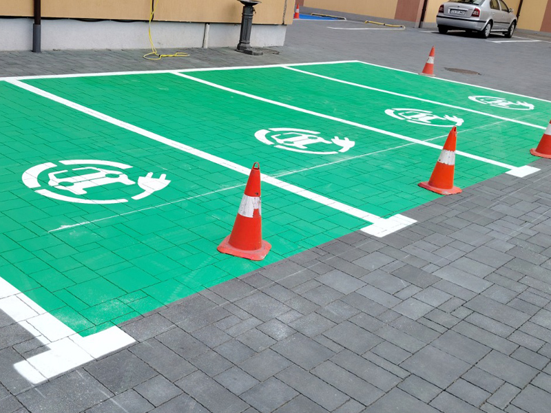 Parcare mașini electrice și persoane cu dizabilități – vopsea monocomponentă 1